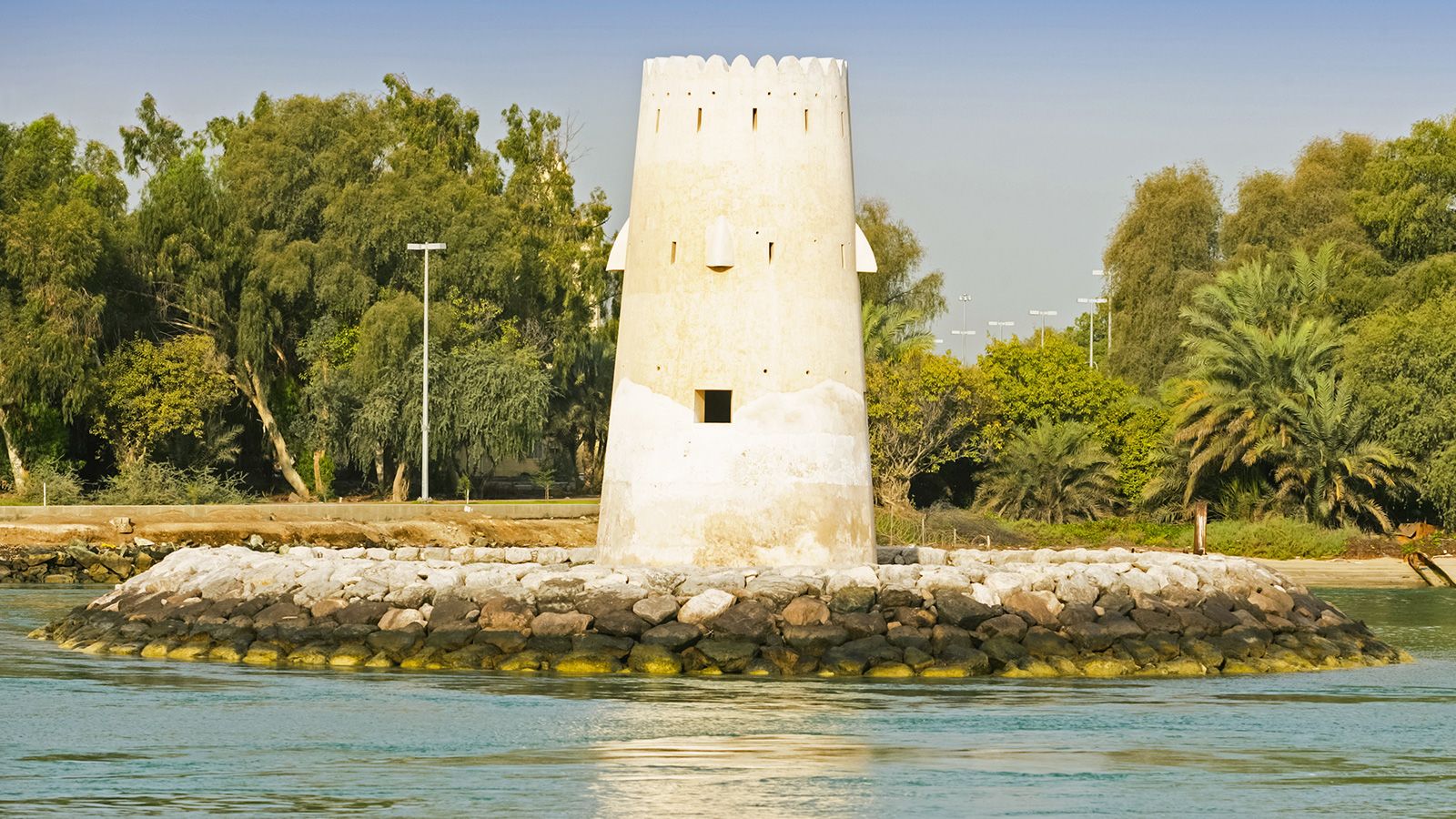 Maqta Fort: This 18th-century fort at the gateway to Abu Dhabi's main island was built using basic materials such as coral stones, beach rock and sand.